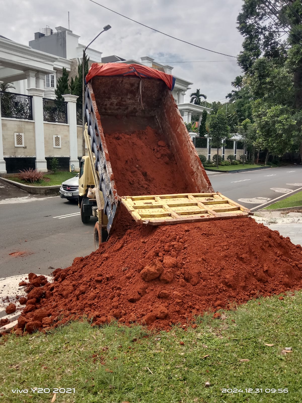 Hasil Pekerjaan Urugan Tanah